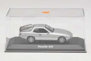 Porsche 924 Srebrn Maxichamps 1:43 940062120 Kovina – slika 4 od 5