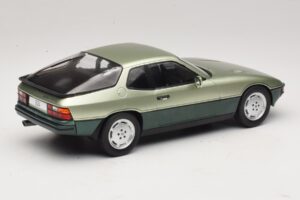 Porsche 924 Turbo Svetlo Zelena & Temno Zelena MCG 1:18 MCG18660 Kovina – slika 2 od 6