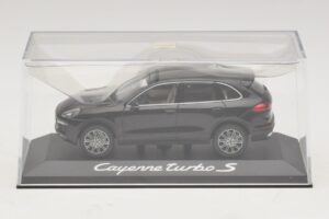 Porsche Cayenne 958 Turbo S Črn Minichamps 1:43 WAP0200220E Kovina – slika 4 od 5