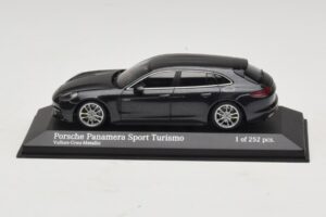 Porsche Panamera 971 4 E-Hybrid Sport Turismo Siv Minichamps 1:43 Porsche Panamera 971 4 E-Hybrid Sport Turismo Siv Minichamps 1:43 410066112 Diecast