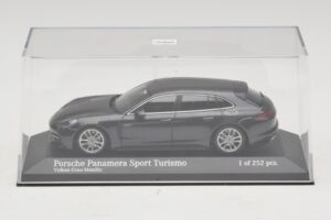 Porsche Panamera 971 4 E-Hybrid Sport Turismo Siv Minichamps 1:43 410066112 Diecast – slika 4 od 5
