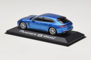 Porsche Panamera 971 4S Diesel Modra Metalik Minichamps 1:43 WAP0207600H Kovina – slika 3 od 5