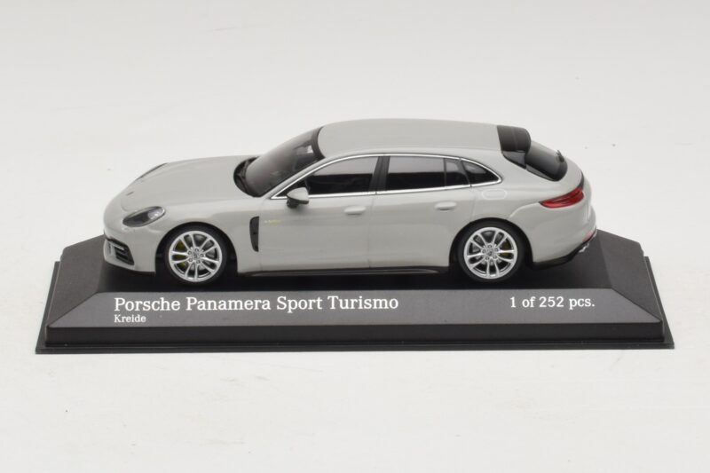 Porsche Panamera 971 Sport Turismo 4E-Hybrid Siv Minichamps 1:43 410066114 Kovina