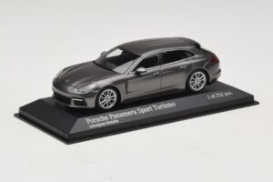 Porsche Panamera 971 Sport Turismo 4S Siv Minichamps 1:43 410066111 Kovina – slika 2 od 5