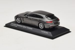 Porsche Panamera 971 Sport Turismo 4S Siv Minichamps 1:43 410066111 Kovina – slika 3 od 5
