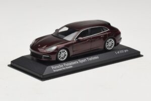 Porsche Panamera 971 Sport Turismo 4S Rdeč Minichamps 1:43 410066110 Kovina – slika 2 od 5