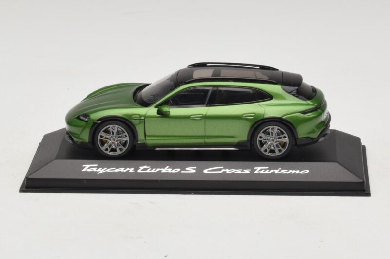 Porsche Taycan Turbo S Cross Turismo Zelen Minichamps 1:43 WAP0207830M003 Kovina
