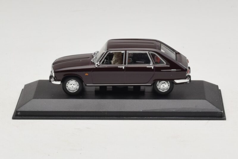 Renault 16 Temno Rdeč Minichamps 1:43 400113104 Diecast