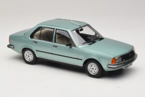 Renault 18 Svetlo Zelena MCG 1:18 MCG18596 Kovina – slika 4 od 6