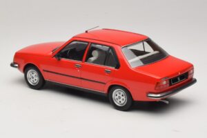 Renault 18 Rdeč MCG 1:18 MCG18595 Kovina – slika 5 od 6