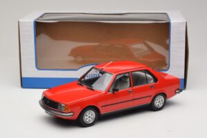 Renault 18 Rdeč MCG 1:18 MCG18595 Kovina – slika 6 od 6