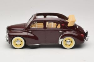 Renault 4CV Kostanjeva Solido 1:18 8048 Kovina – slika 3 od 6