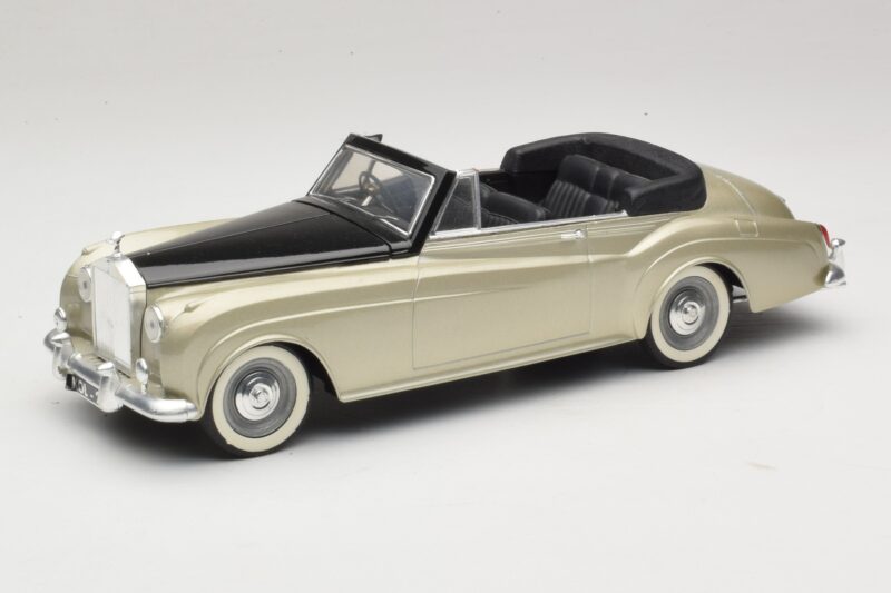 Rolls-Royce Silver Cloud II Srebrna Solido 1:18 8006 Kovina
