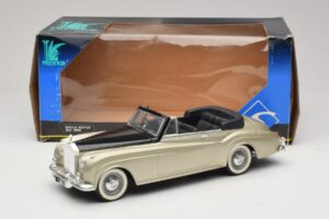 Rolls-Royce Silver Cloud II Srebrna Solido 1:18 8006 Kovina – slika 6 od 6