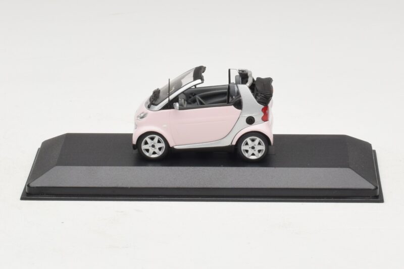 Smart Fortwo 450 Kabriolet Bel Legally Blonde 2 Nadomestna Škatla Minichamps 1:43 402173900-R1 Kovina