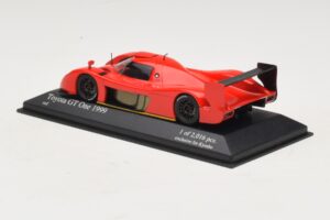 Toyota GT-One TS020 Street Rdeč Minichamps 1:43 433991603 Kovina – slika 3 od 5