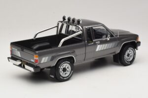 Toyota Hilux N50 Xtra Cab 4x4 Siva Metalik KK-Scale 1:18 KKDC181563 Kovina – slika 2 od 6