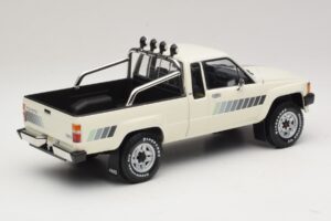 Toyota Hilux N50 Xtra Cab 4x4 Bel KK-Scale 1:18 KKDC181564 Kovina – slika 2 od 6