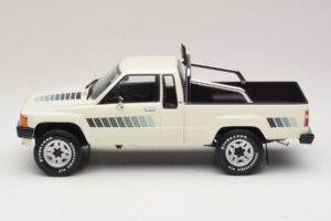 Toyota Hilux N50 Xtra Cab 4x4 Bel KK-Scale 1:18 KKDC181564 Kovina – slika 3 od 6