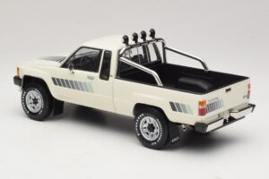 Toyota Hilux N50 Xtra Cab 4x4 Bel KK-Scale 1:18 KKDC181564 Kovina – slika 5 od 6