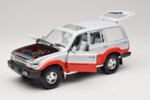 Toyota Land Cruiser J80 Srebrna Rdeča Road Legends 1:18 92098 Kovina – slika 2 od 8