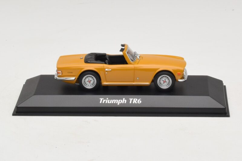Triumph TR6 Oranžna Maxichamps 1:43 940132571 Kovina