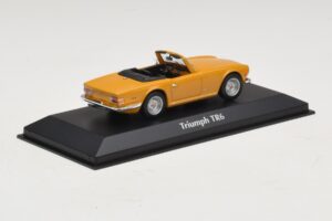 Triumph TR6 Oranžna Maxichamps 1:43 940132571 Kovina – slika 2 od 5