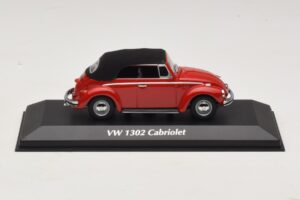 Volkswagen 1302 Kabriolet Rdeč Maxichamps 1:43 Volkswagen 1302 Kabriolet Rdeč Maxichamps 1:43 940055031 Kovina