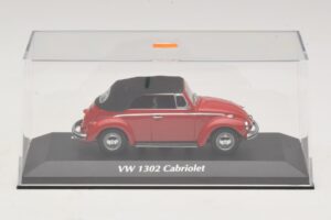 Volkswagen 1302 Kabriolet Rdeč Maxichamps 1:43 940055031 Kovina – slika 4 od 5