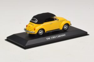 Volkswagen 1302 Kabriolet Rumen Maxichamps 1:43 940055030 Kovina – slika 2 od 5