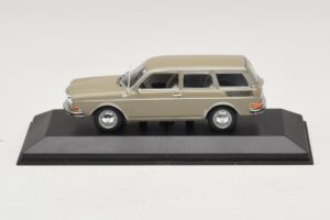 Volkswagen 411 LE Variant Savanna Beige Minichamps 1:43 400051114 Kovina