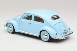 Volkswagen Beetle Moder Bburago 1:18 3381 Kovina – slika 7 od 8