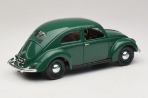 Volkswagen Beetle Zelena Maisto 1:18 32820 Kovina – slika 3 od 8