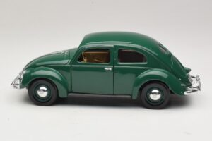 Volkswagen Beetle Zelena Maisto 1:18 32820 Kovina – slika 4 od 8