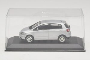 Volkswagen Golf Plus Mk5 Srebrn Nadomestna Škatla Minichamps 1:43 400054370-R1 Kovina – slika 4 od 5