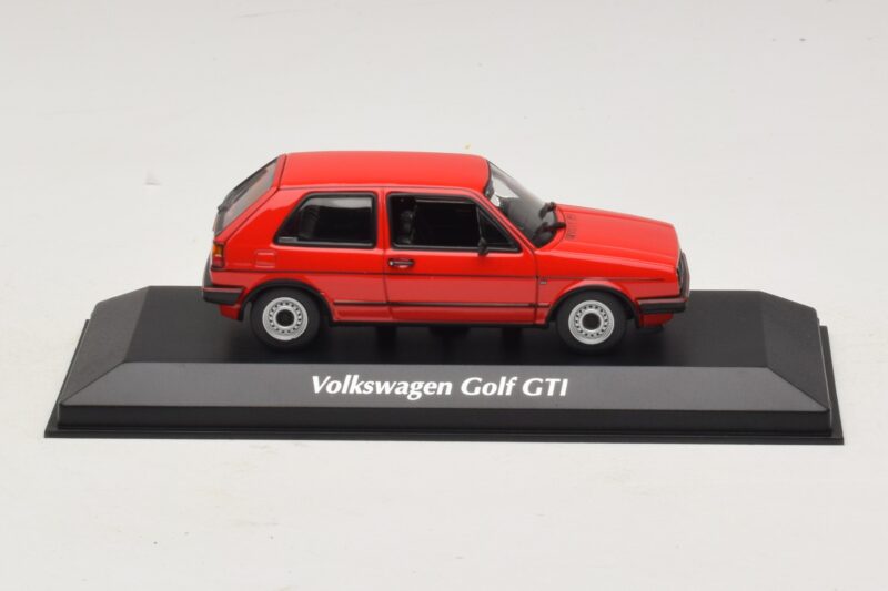 Volkswagen Golf GTI Mk2 Rdeč Maxichamps 1:43 940054121 Kovina