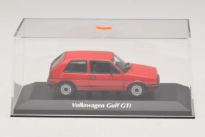 Volkswagen Golf GTI Mk2 Rdeč Maxichamps 1:43 940054121 Kovina – slika 4 od 5