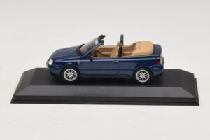 Volkswagen Golf Mk4 Kabriolet Moder Dealerska Izdaja Minichamps 1:43 GOLF005 Kovina