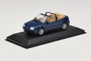 Volkswagen Golf Mk4 Kabriolet Moder Dealerska Izdaja Minichamps 1:43 GOLF005 Kovina – slika 2 od 5