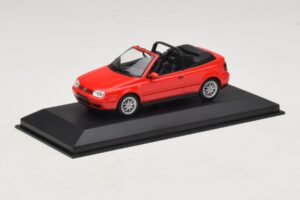 Volkswagen Golf Mk4 Kabriolet Rdeč Dealerska Izdaja Minichamps 1:43 GOLF006 Kovina – slika 2 od 5