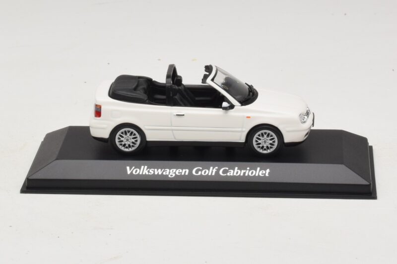 Volkswagen Golf Mk4 Kabriolet Bel Maxichamps 1:43 940058330 Kovina