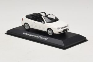 Volkswagen Golf Mk4 Kabriolet Bel Maxichamps 1:43 940058330 Kovina – slika 3 od 5