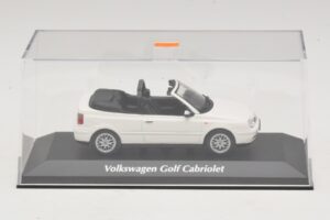 Volkswagen Golf Mk4 Kabriolet Bel Maxichamps 1:43 940058330 Kovina – slika 4 od 5