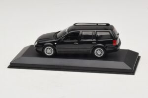 Volkswagen Golf Mk4 Variant Sport Highline BBS Edition Črn Nadomestna Škatla Minichamps 1:43 Volkswagen Golf Mk4 Variant Sport Highline BBS Edition Črn Nadomestna Škatla Minichamps 1:43 GOLF008-R1 Kovina