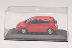 Volkswagen Golf Plus Mk5 Tornado Red Nadomestna Škatla Minichamps 1:43 821911110-R1 Kovina – slika 4 od 5