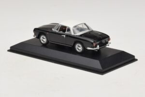 Volkswagen Karmann Ghia Črna z belo streho Minichamps 1:43 430050224 Kovina – slika 3 od 5