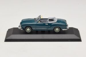 Volkswagen Karmann Ghia Kabriolet Temno Moder Minichamps 1:43 Volkswagen Karmann Ghia Kabriolet Temno Moder Minichamps 1:43 GHIA001 Kovina
