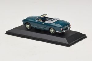 Volkswagen Karmann Ghia Kabriolet Temno Moder Minichamps 1:43 GHIA001 Kovina – slika 3 od 5