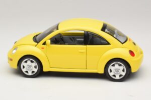 Volkswagen New Beetle A4 Rumen Bburago 1:18 3302 Kovina – slika 4 od 8