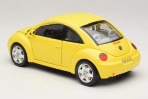 Volkswagen New Beetle A4 Rumen Bburago 1:18 3302 Kovina – slika 7 od 8